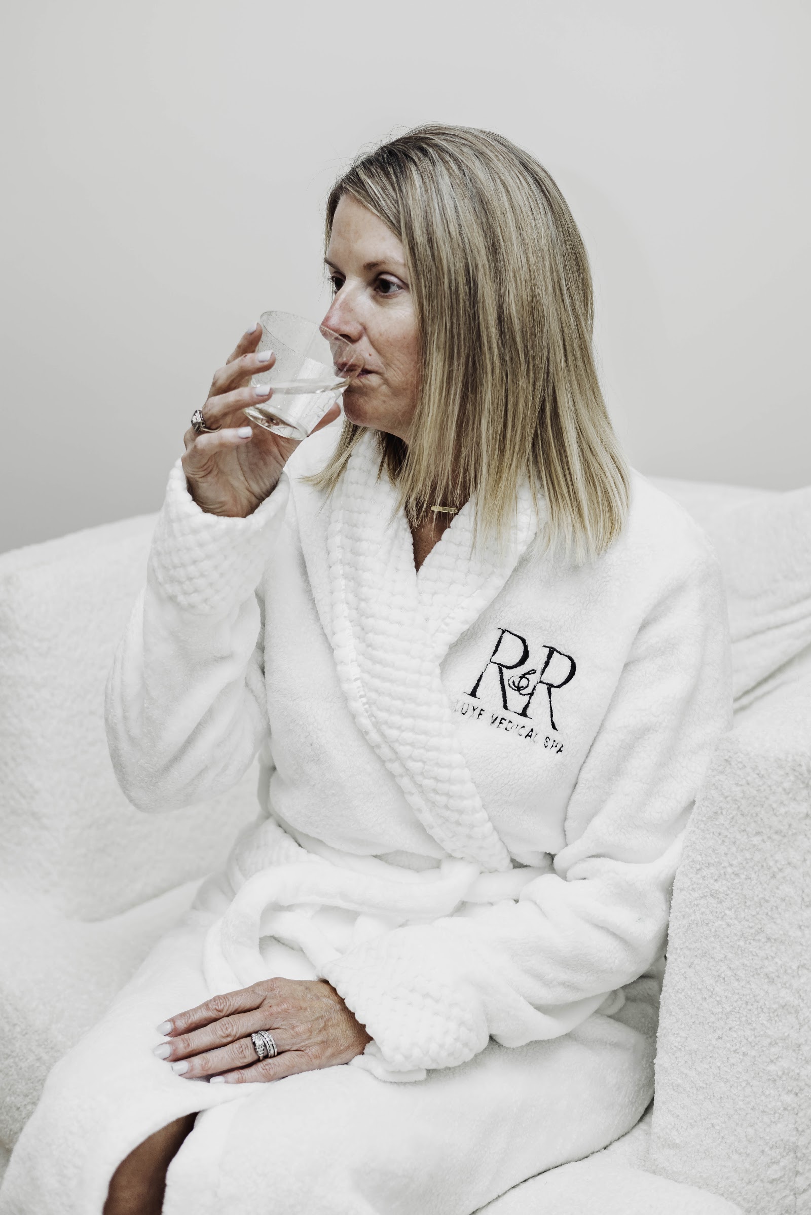 R&R Luxe Medical Spa nail photo 2